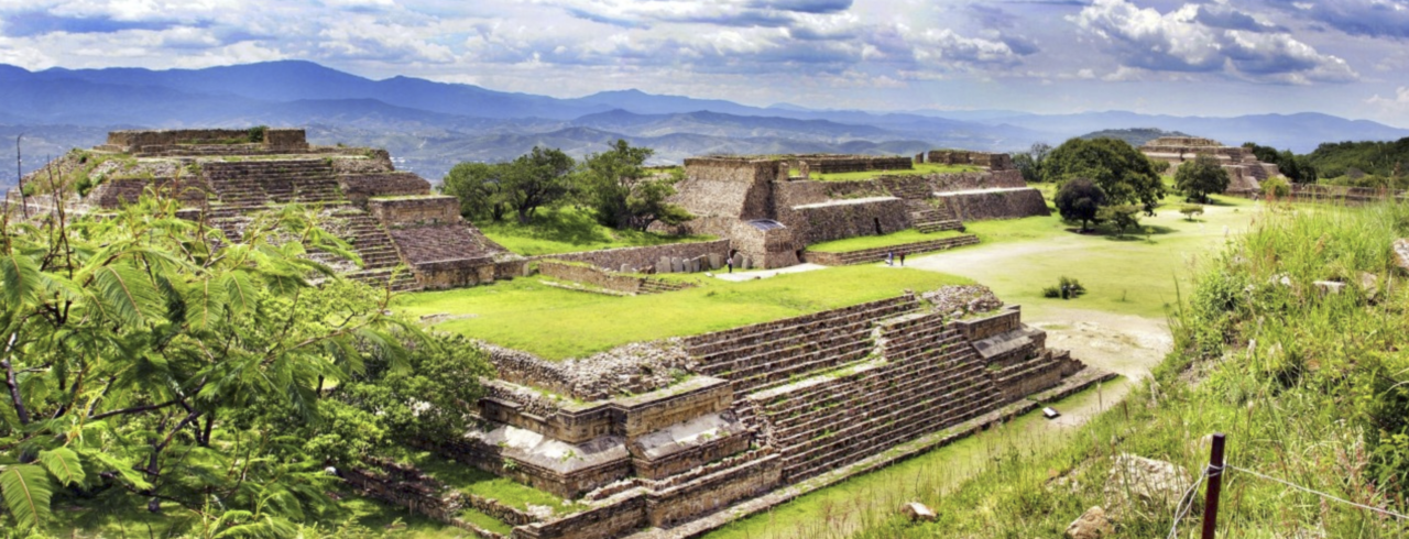 TOUR A LA ZONA ARQUEOLÓGICA DE MONTE ALBÁN